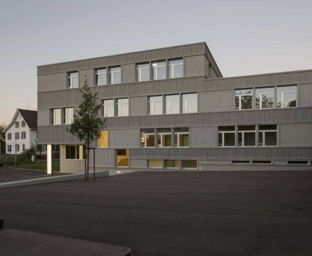 Hummburkart Architekten: Erweiterung Schulanlage Hausen