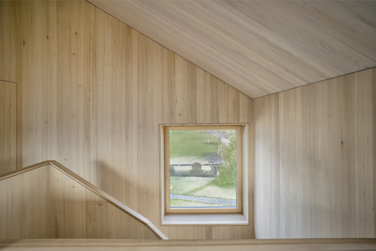 HUMMBURKART ARCHITEKTEN: Wohnhaus mit Einlieger- wohnung in Stans