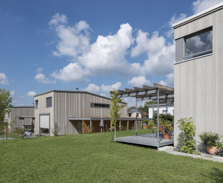 Hummburkart Architekten: H&auml;user unders Weidli in Wikon