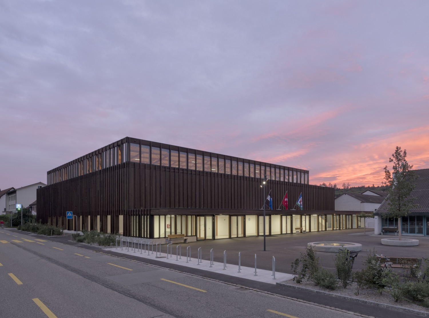 HUMMBURKART ARCHITEKTEN: Mehrzweckhalle in Hausen