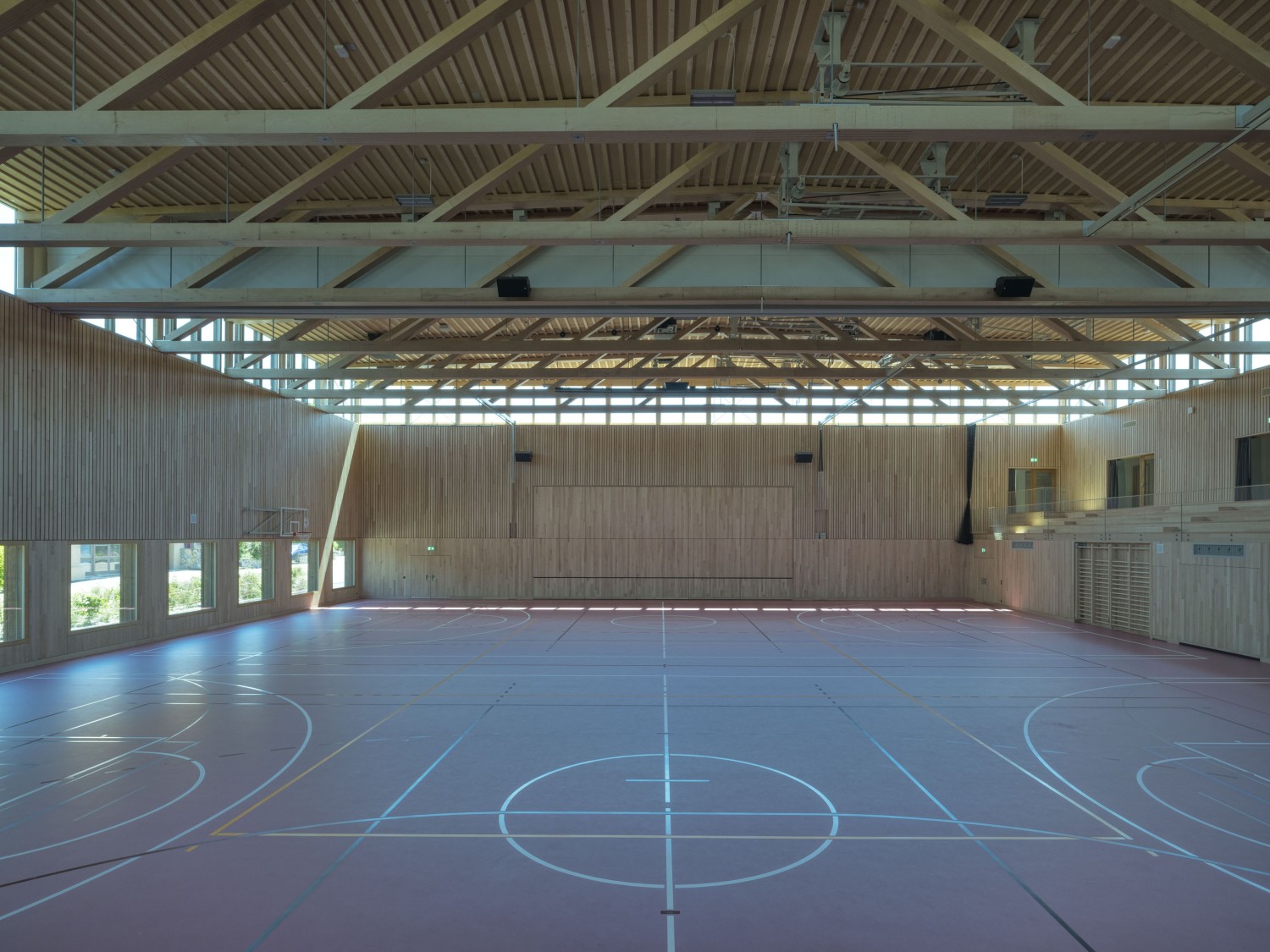 HUMMBURKART ARCHITEKTEN: Mehrzweckhalle in Hausen